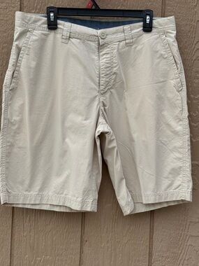 Columbia Sportswear Mens Shorts Athletic Khaki Beige Size 34 W